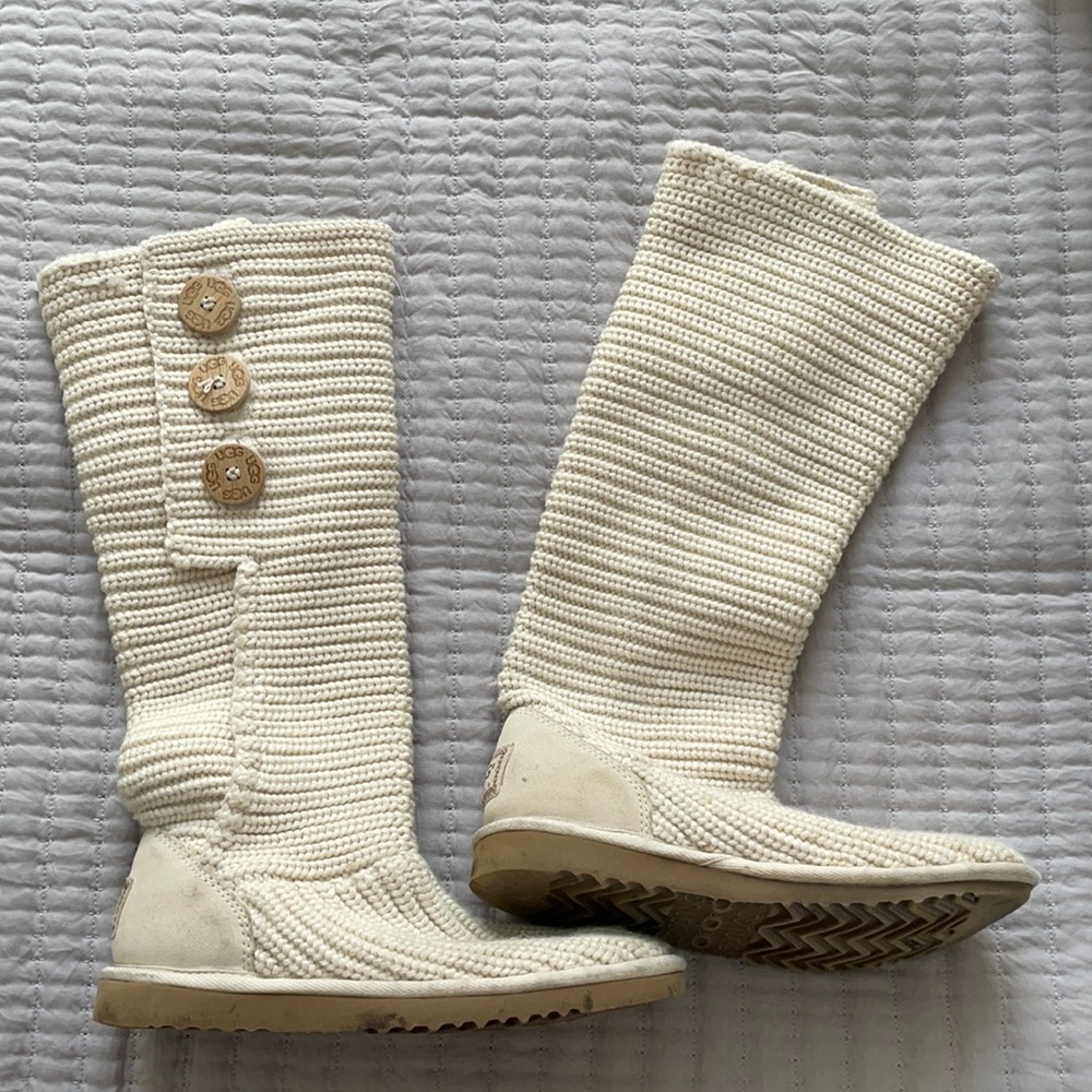 Ugg Cardigan Boots sz 6